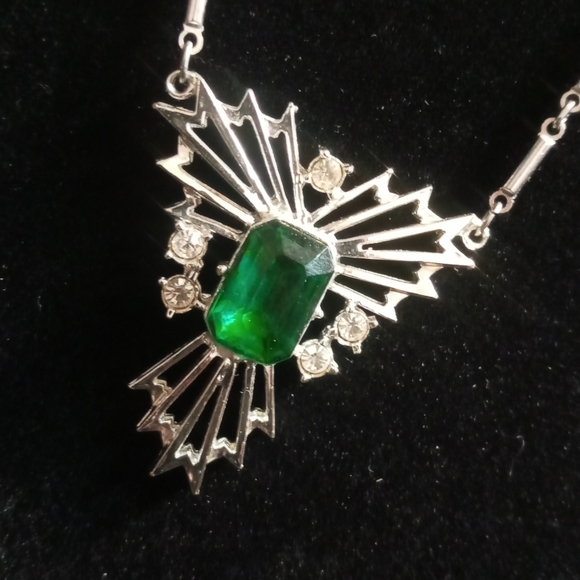 Vintage Art Deco Emerald Green Pendant Necklacebar Link Chain 14in long - Picture 2 of 9